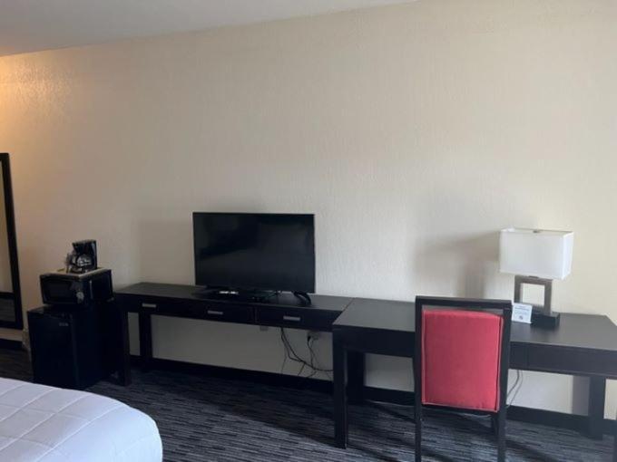 American Inn And Suites Houghton Lake Dış mekan fotoğraf