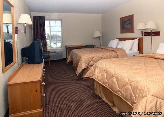 American Inn And Suites Houghton Lake Oda fotoğraf