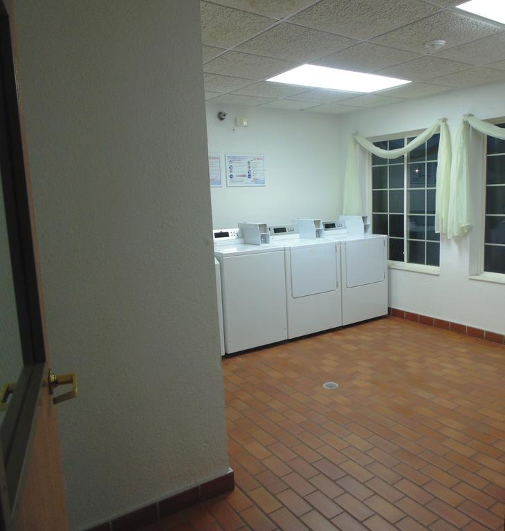 American Inn And Suites Houghton Lake Dış mekan fotoğraf