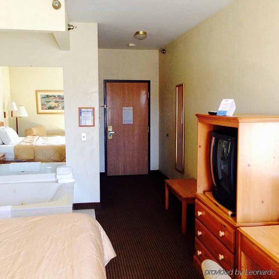 American Inn And Suites Houghton Lake Dış mekan fotoğraf