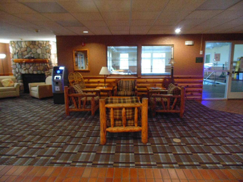 American Inn And Suites Houghton Lake Dış mekan fotoğraf