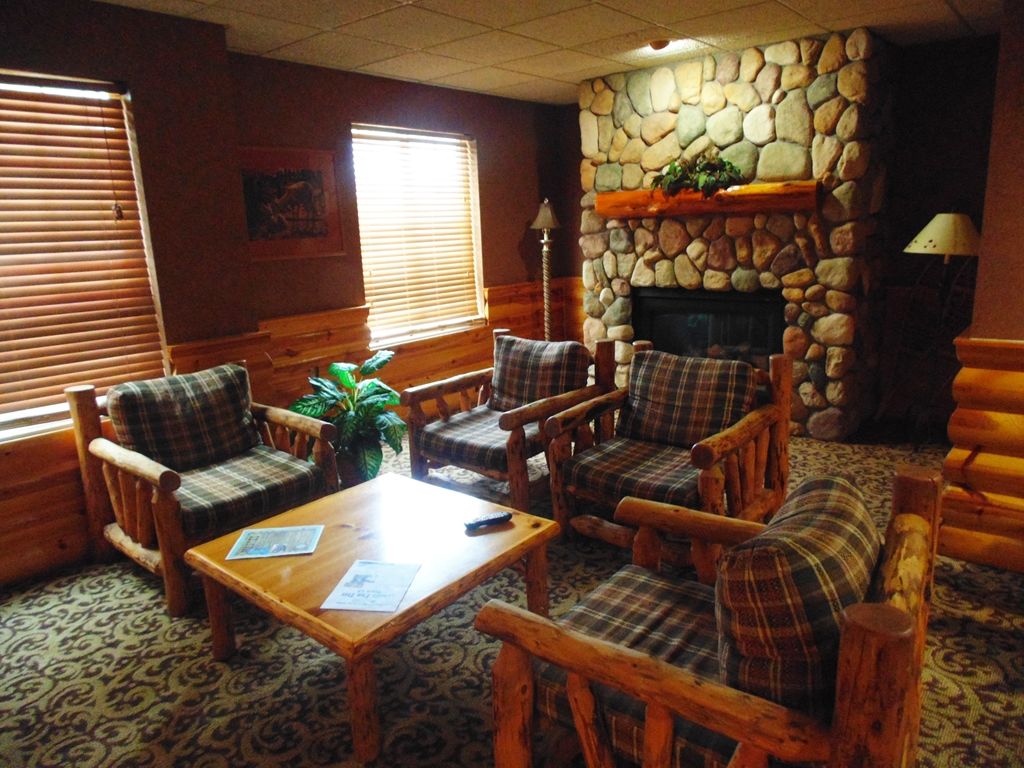 American Inn And Suites Houghton Lake İç mekan fotoğraf