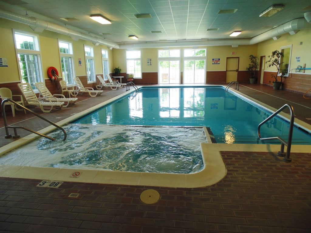 American Inn And Suites Houghton Lake Konforlar fotoğraf