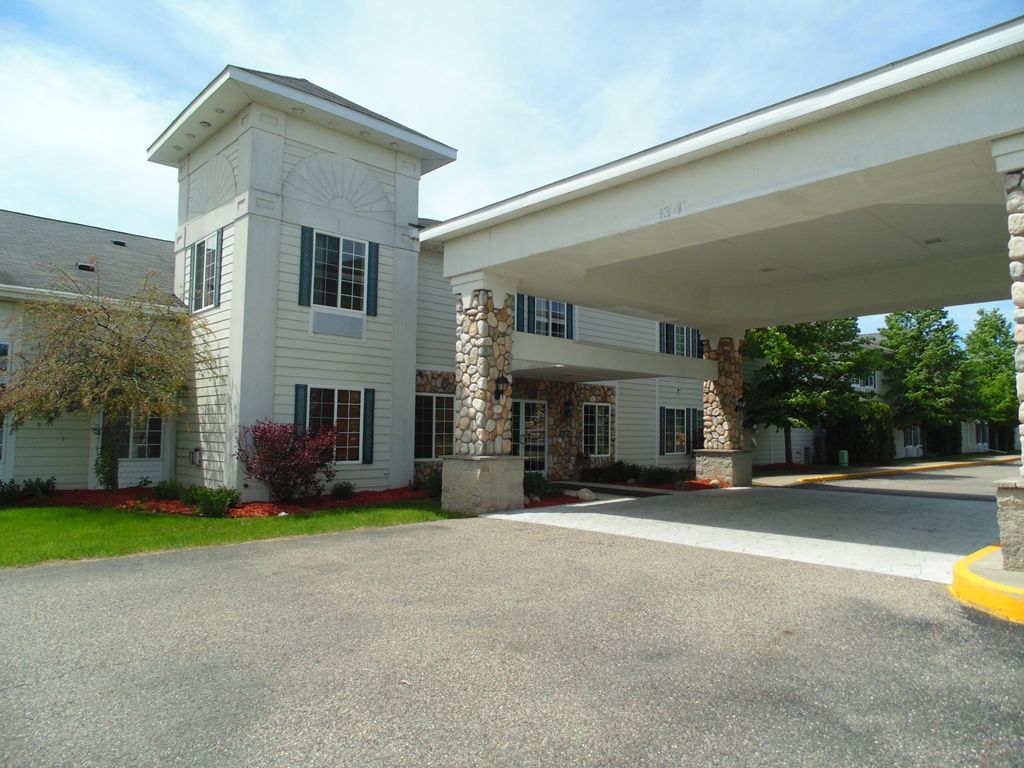 American Inn And Suites Houghton Lake Dış mekan fotoğraf