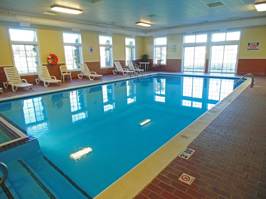 American Inn And Suites Houghton Lake Konforlar fotoğraf