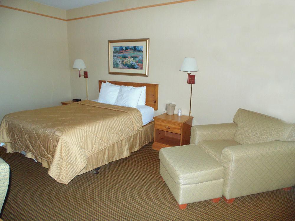 American Inn And Suites Houghton Lake Dış mekan fotoğraf