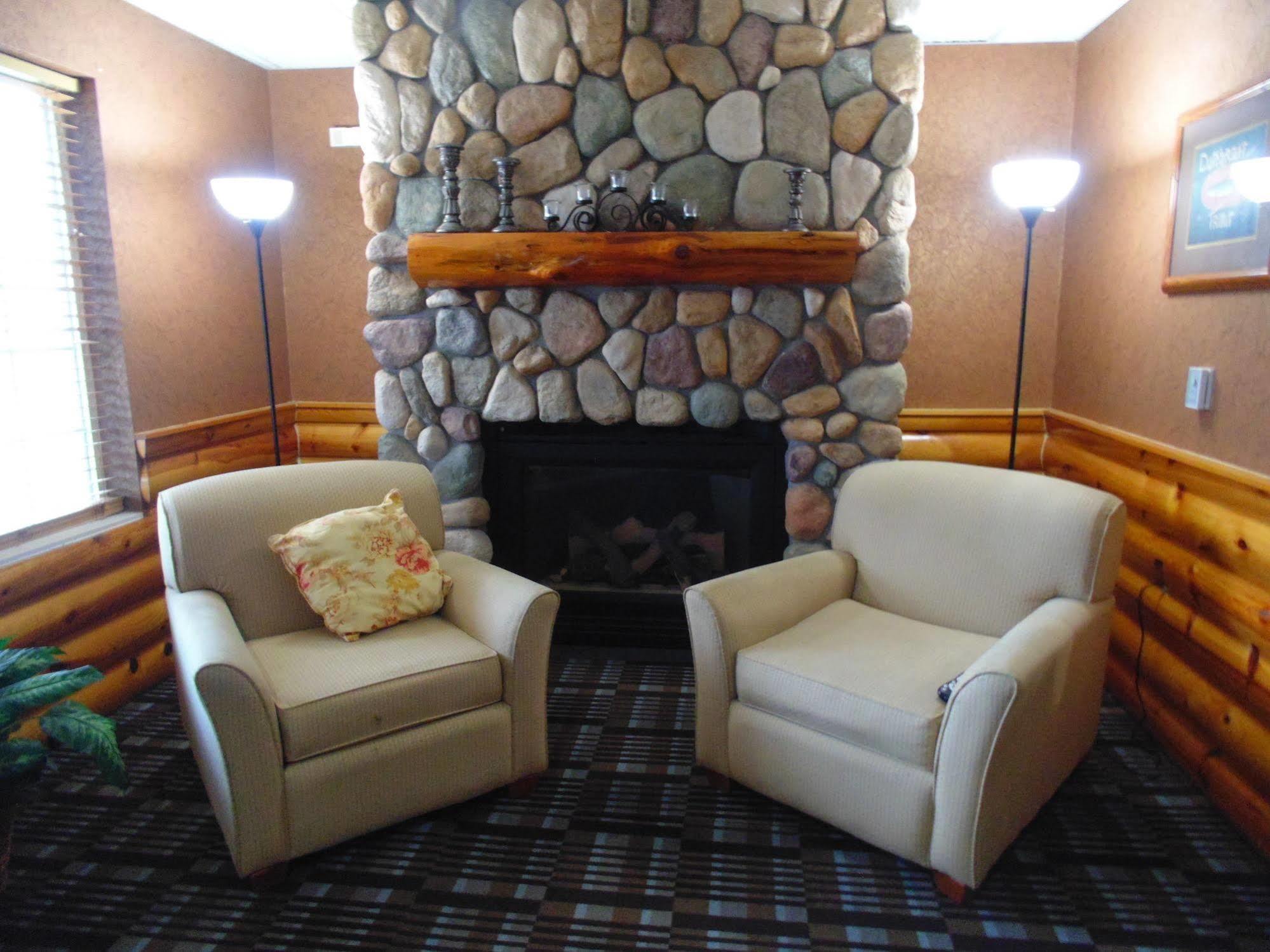 American Inn And Suites Houghton Lake Dış mekan fotoğraf