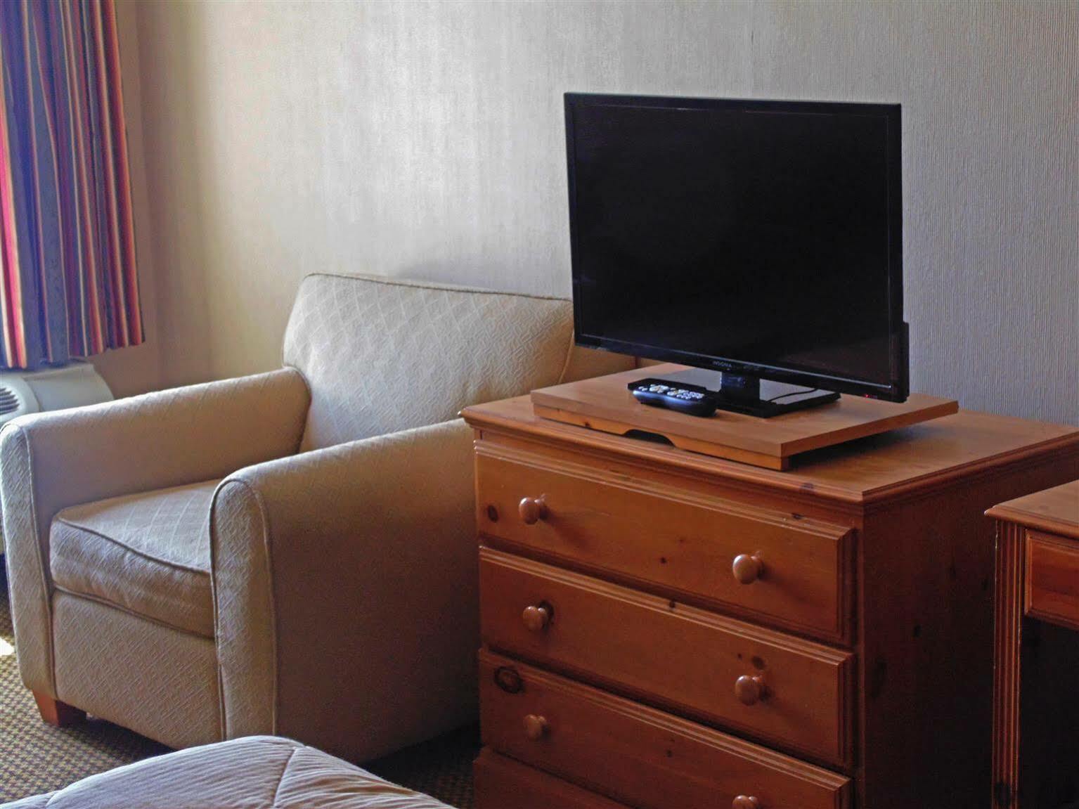 American Inn And Suites Houghton Lake Dış mekan fotoğraf